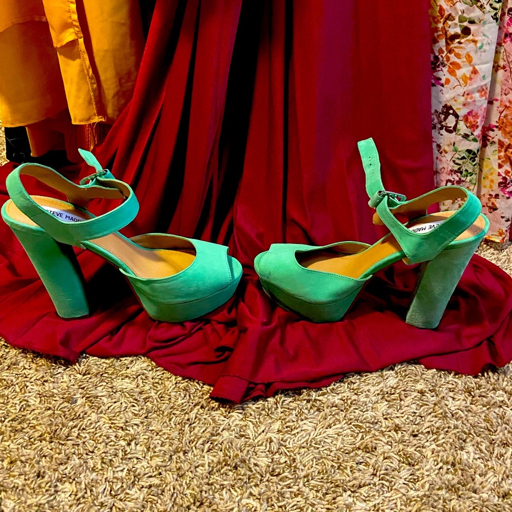 Never worn Steve Madden Mint green heels